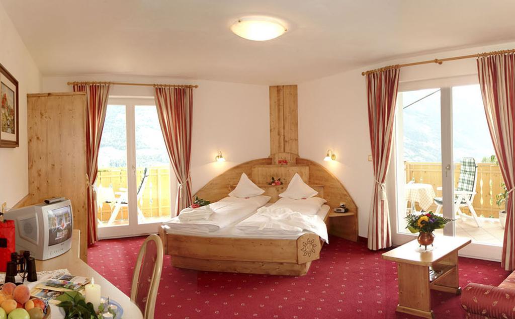Pension Verdinserhoehe Scena Habitación foto