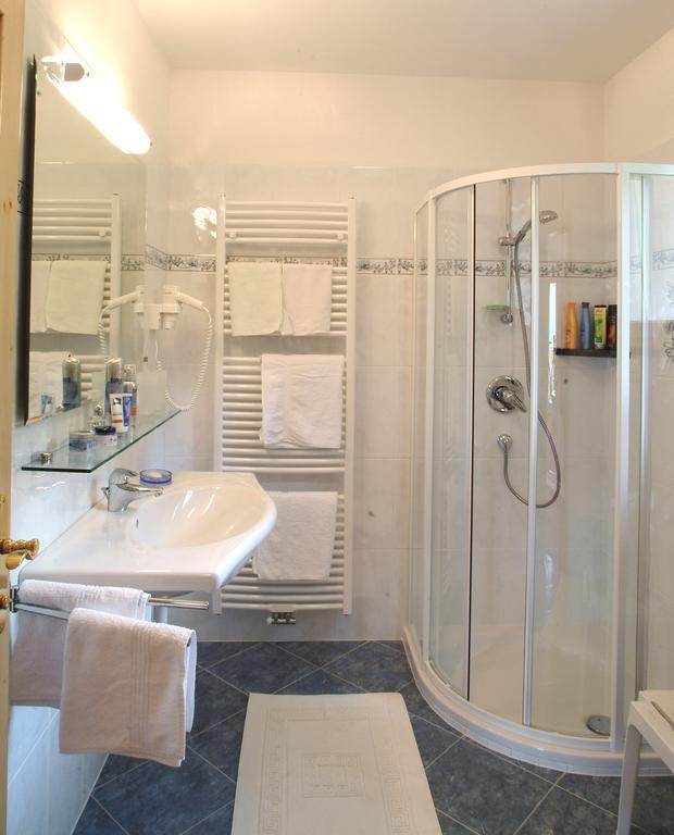 Pension Verdinserhoehe Scena Habitación foto