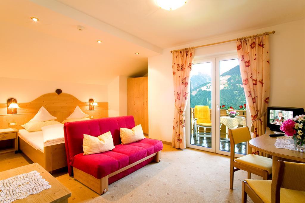 Pension Verdinserhoehe Scena Habitación foto